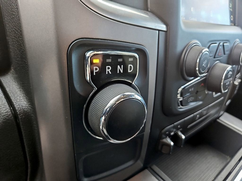 2022 RAM 1500 Classic SLT Crew Cab 4x2 5'7" Box