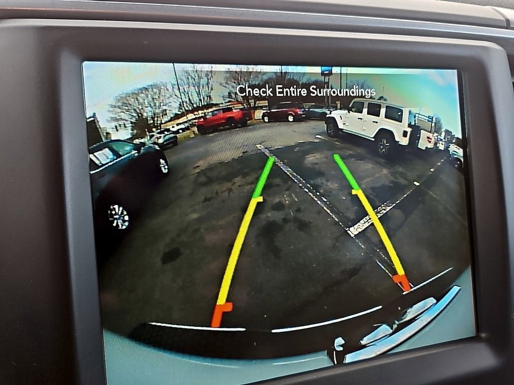 2022 RAM 1500 Classic SLT Crew Cab 4x2 5'7" Box