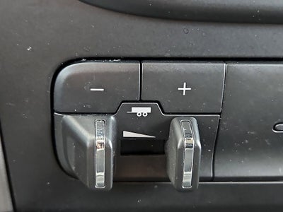 2022 RAM 1500 Classic SLT Crew Cab 4x2 5'7" Box