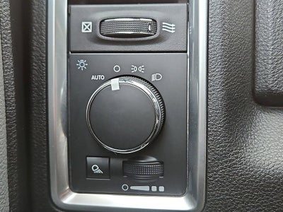 2022 RAM 1500 Classic SLT Crew Cab 4x2 5'7" Box