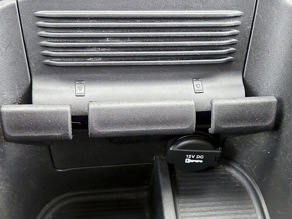 2022 RAM 1500 Classic SLT Crew Cab 4x2 5'7" Box