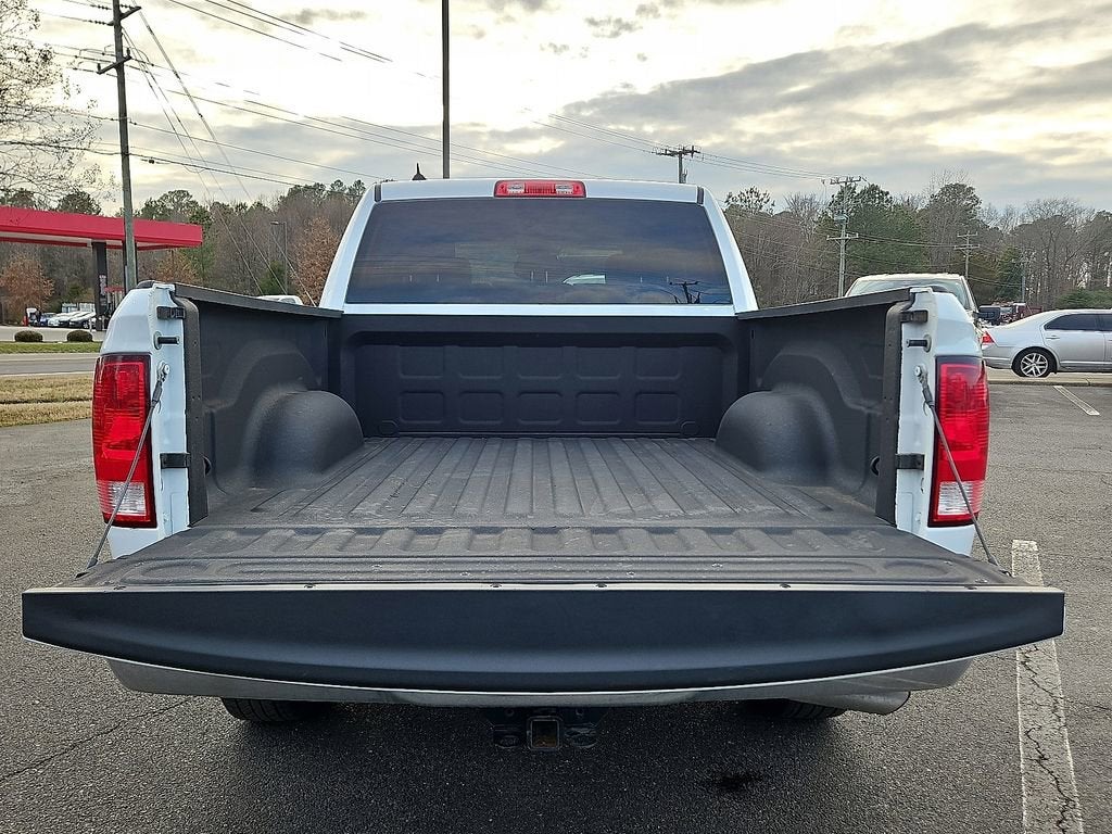 2022 RAM 1500 Classic SLT Crew Cab 4x2 5'7" Box