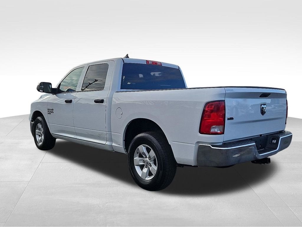 2022 RAM 1500 Classic SLT Crew Cab 4x2 5'7" Box