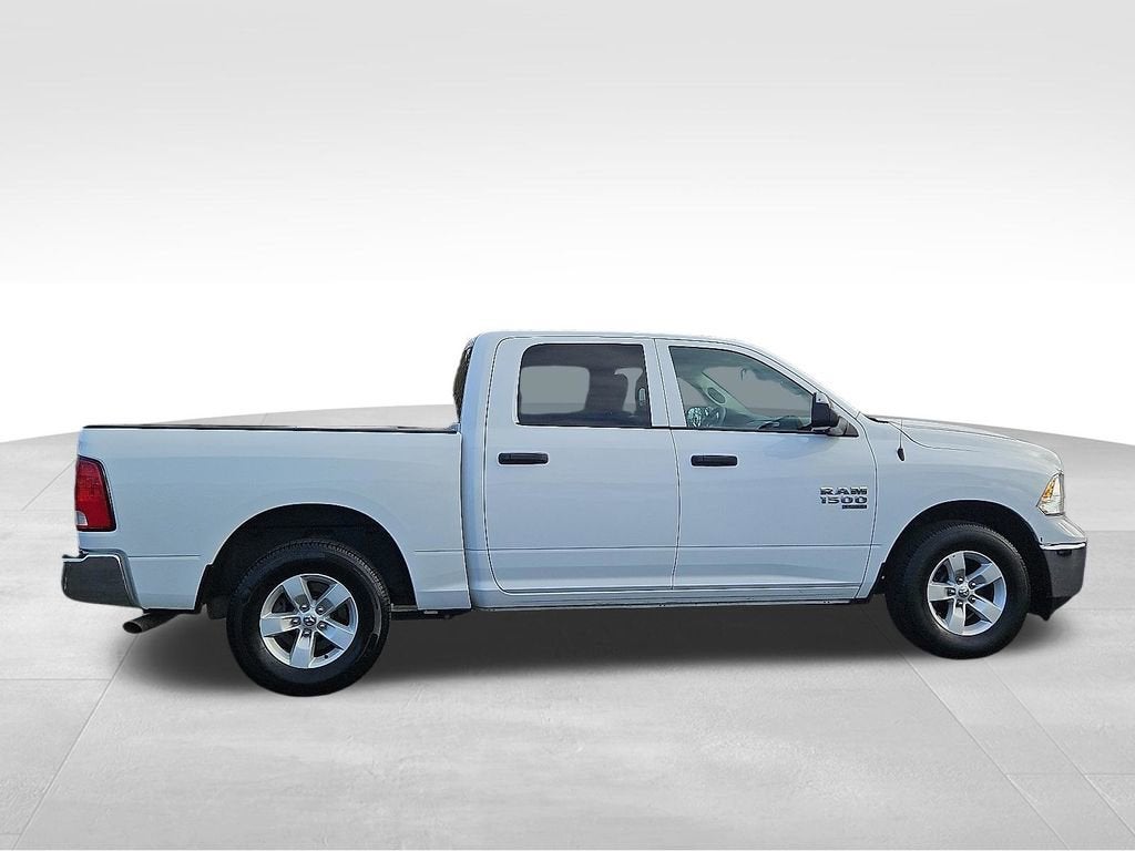 2022 RAM 1500 Classic SLT Crew Cab 4x2 5'7" Box