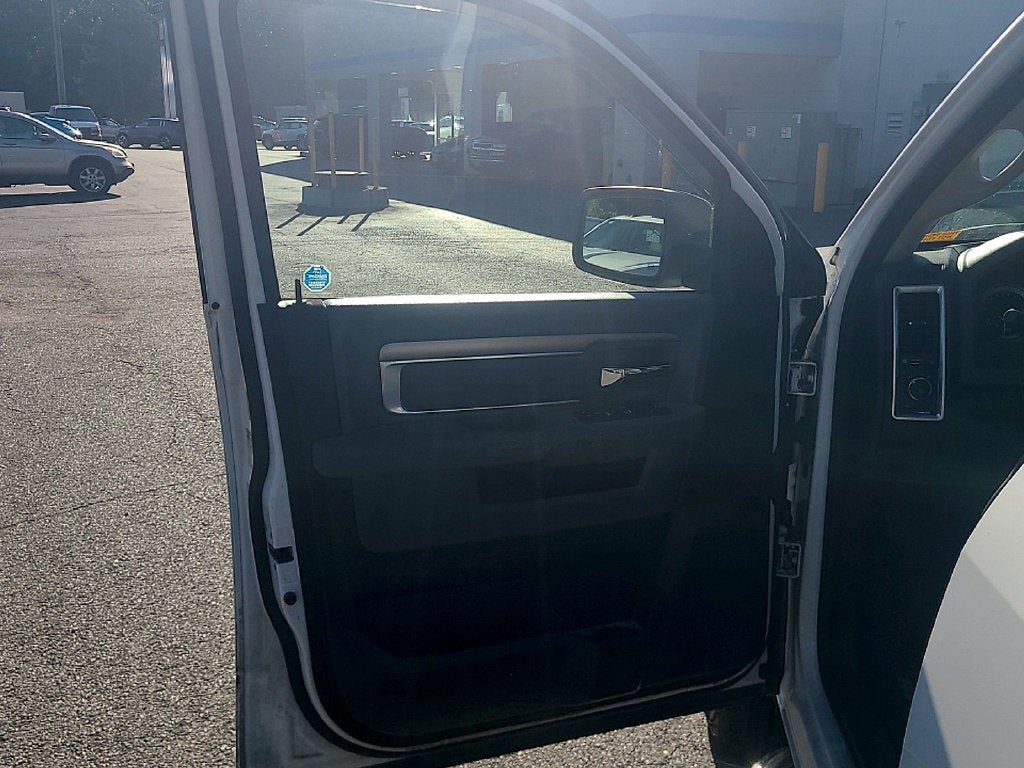2019 RAM 1500 Classic Big Horn Crew Cab 4x4 5'7" Box