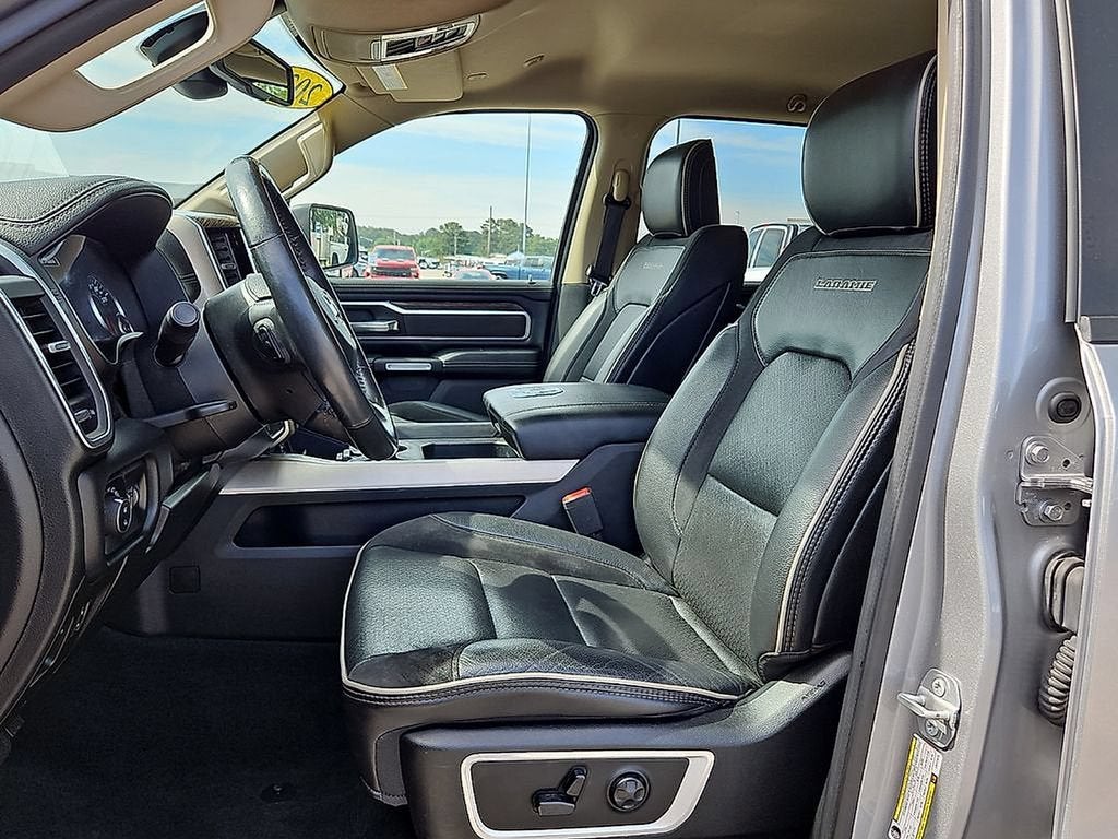 2020 RAM 1500 Laramie Crew Cab 4x4 5'7" Box