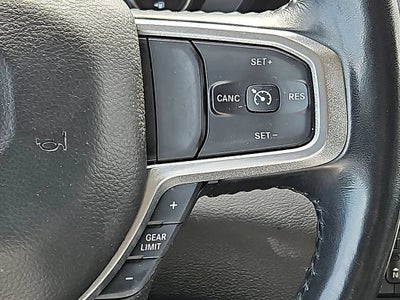 2020 RAM 1500 Laramie Crew Cab 4x4 5'7" Box