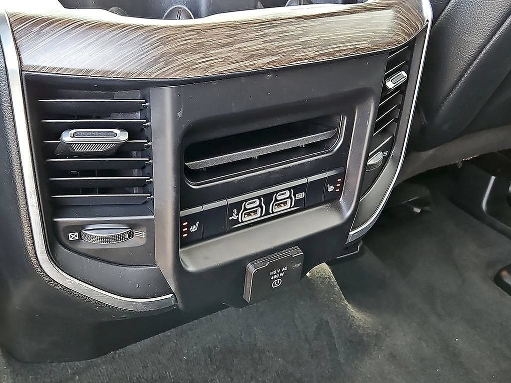 2020 RAM 1500 Laramie Crew Cab 4x4 5'7" Box