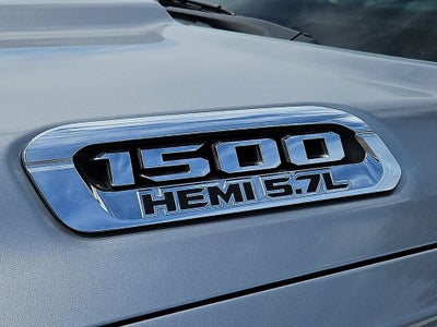 2020 RAM 1500 Laramie Crew Cab 4x4 5'7" Box