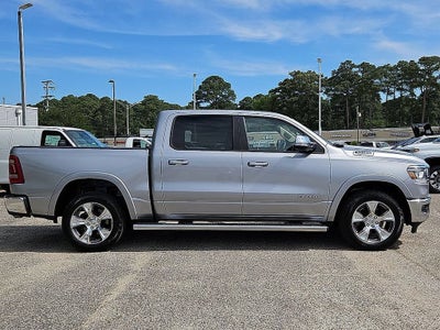 2020 RAM 1500 Laramie Crew Cab 4x4 5'7" Box