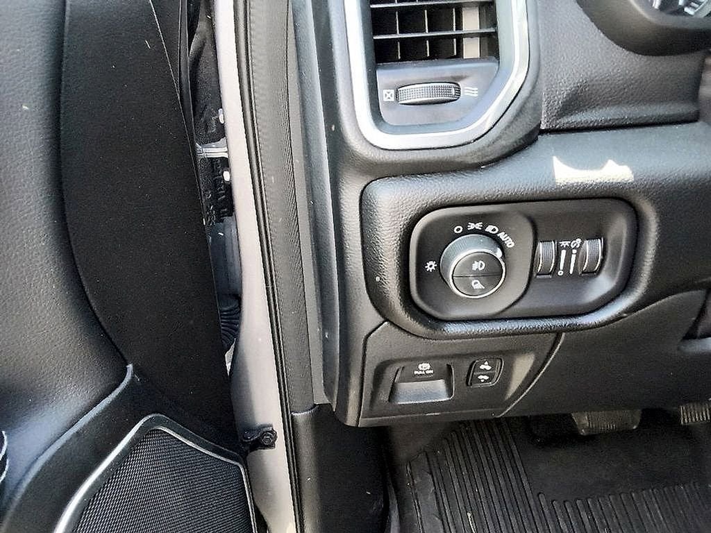 2023 RAM 1500 Laramie Crew Cab 4x4 5'7" Box