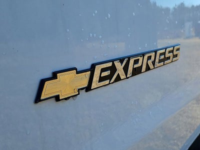 2025 Chevrolet Express Cargo WT