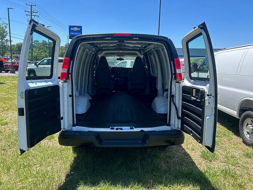 2026 Chevrolet Express Cargo WT