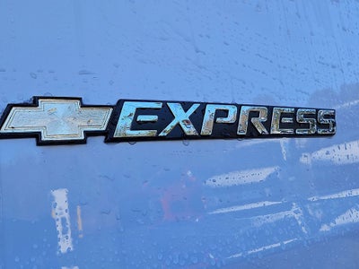 2025 Chevrolet Express Cargo WT