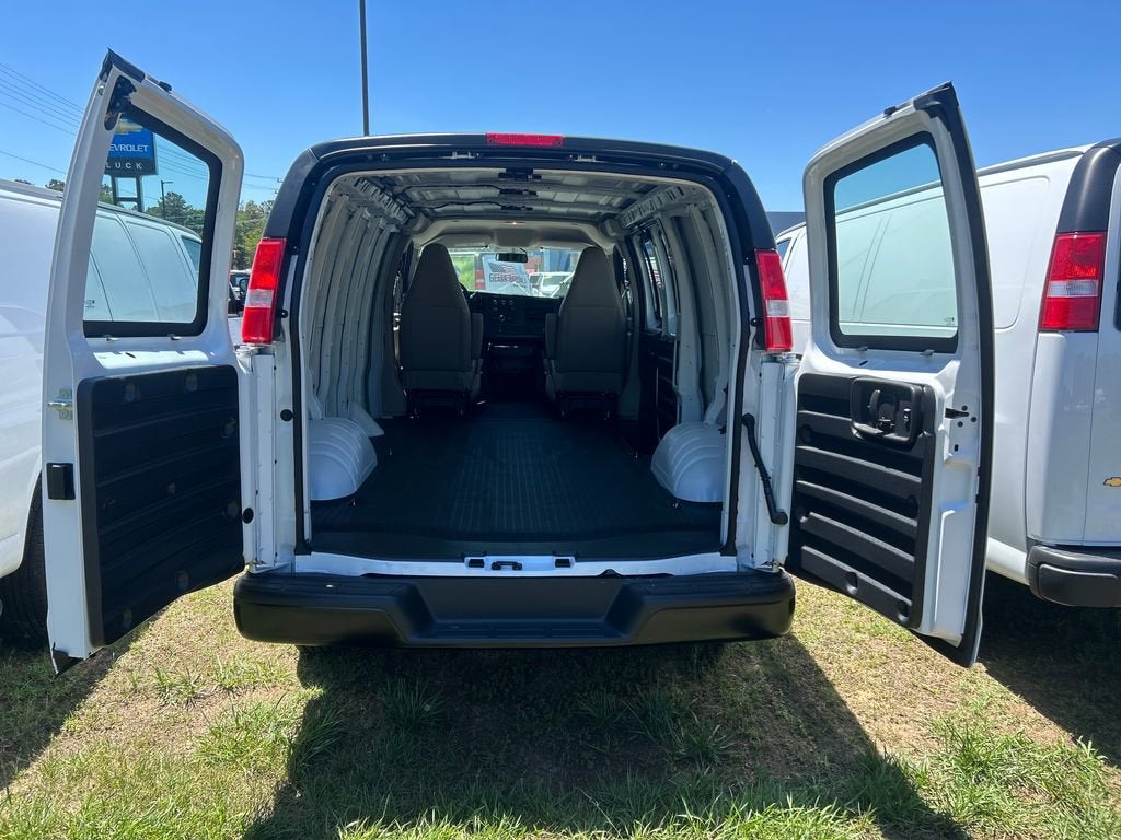 2026 Chevrolet Express Cargo WT