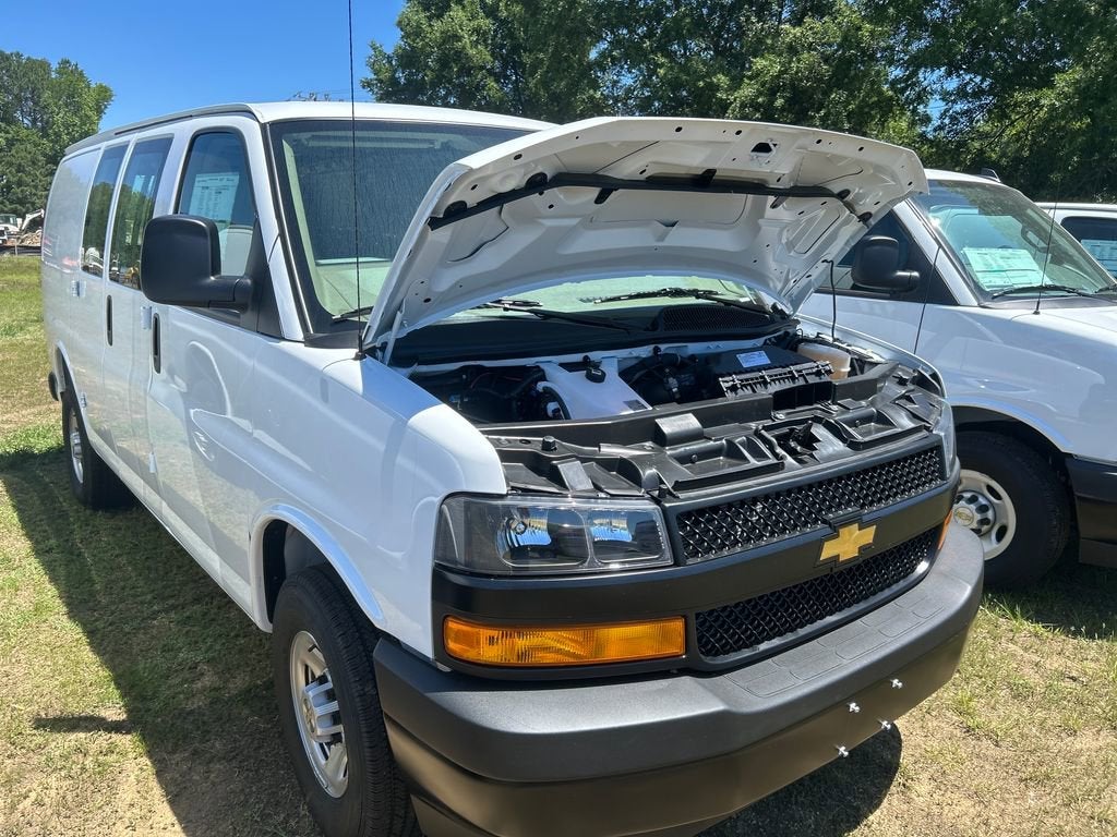 2026 Chevrolet Express Cargo WT