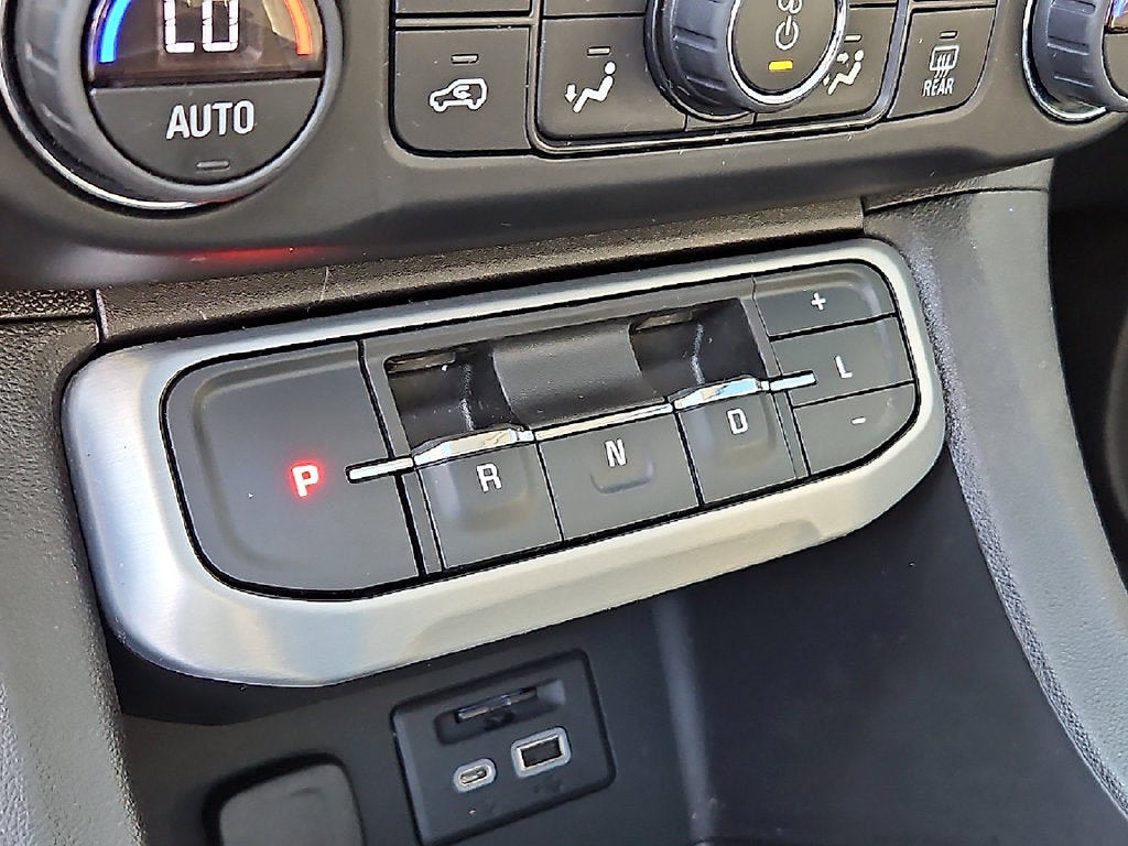2021 GMC Acadia SLT