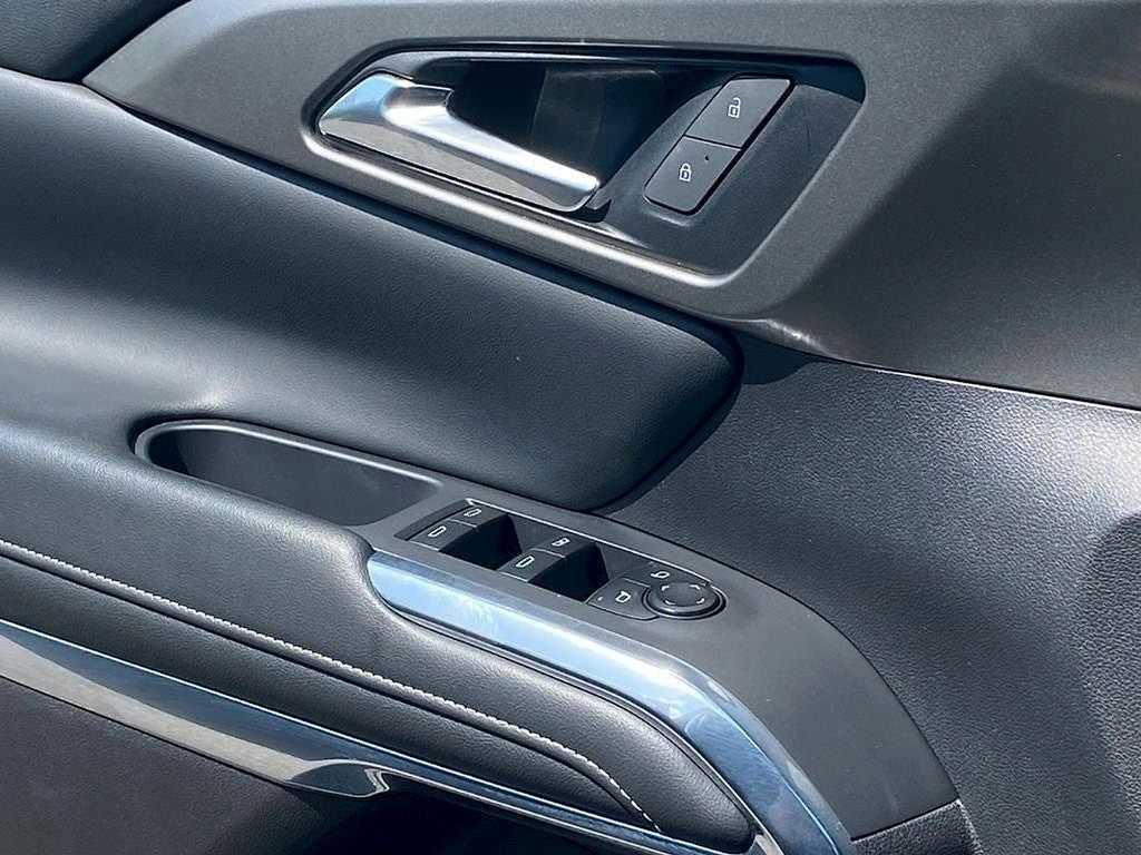 2025 Chevrolet Traverse LT 2LT