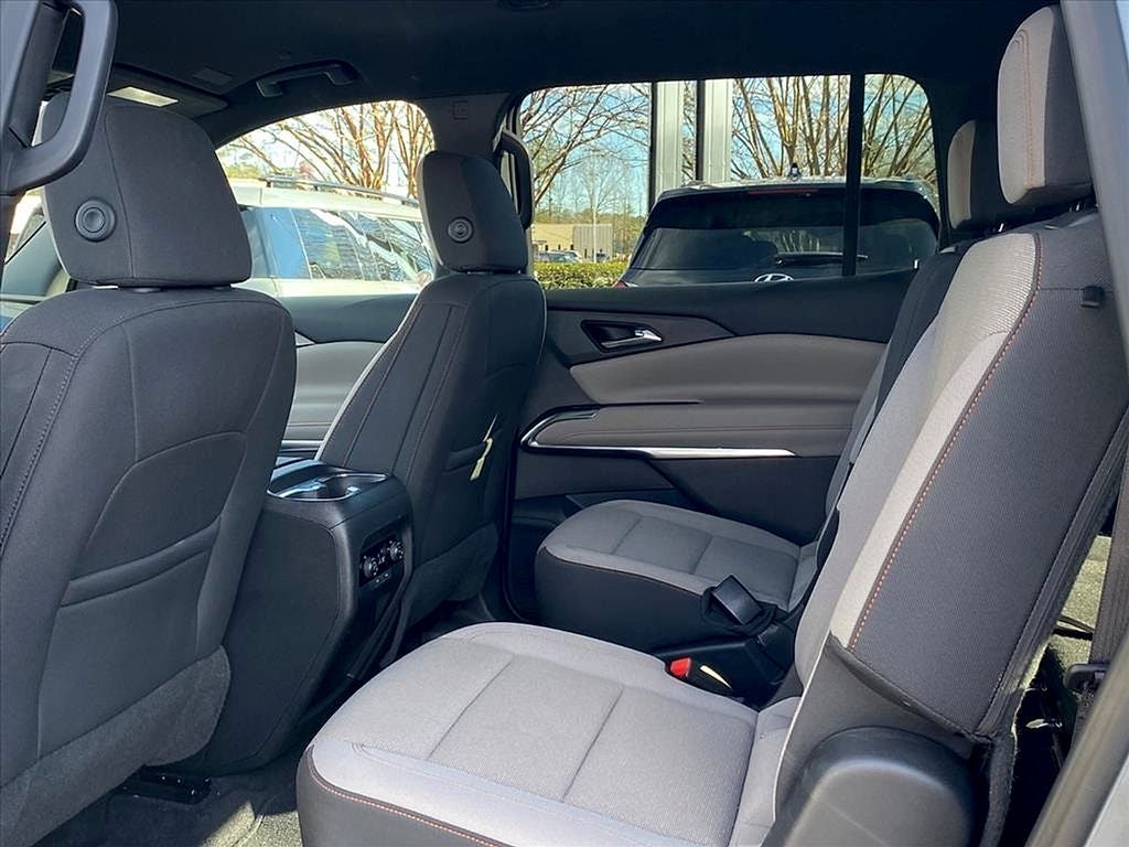 2025 Chevrolet Traverse LT 2LT