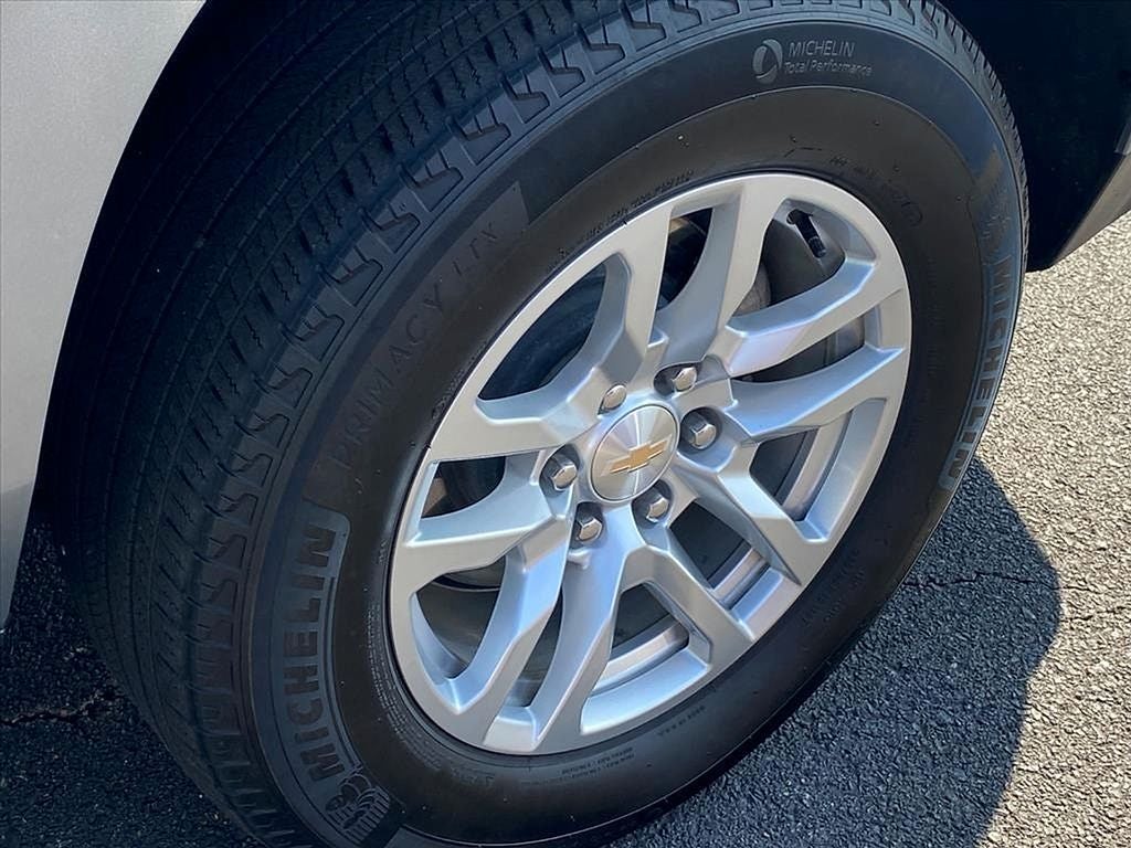 2024 Chevrolet Suburban LT