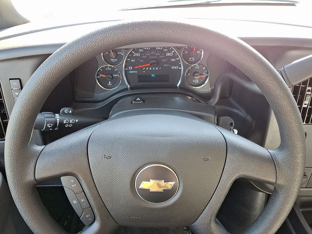 2025 Chevrolet Express 3500 Work Van Cutaway