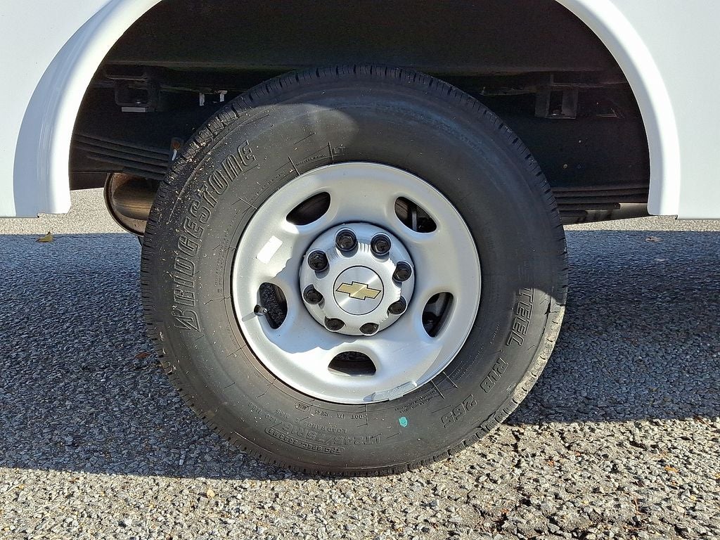 2025 Chevrolet Express 3500 Work Van Cutaway