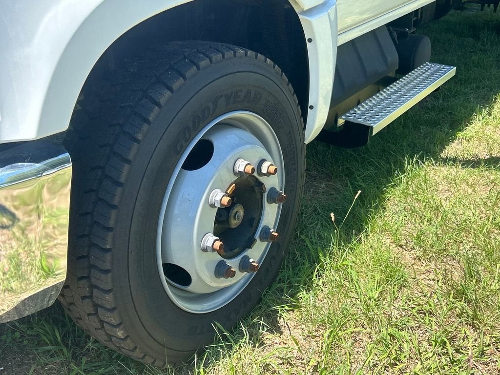 2023 Chevrolet Silverado 5500 HD Work Truck