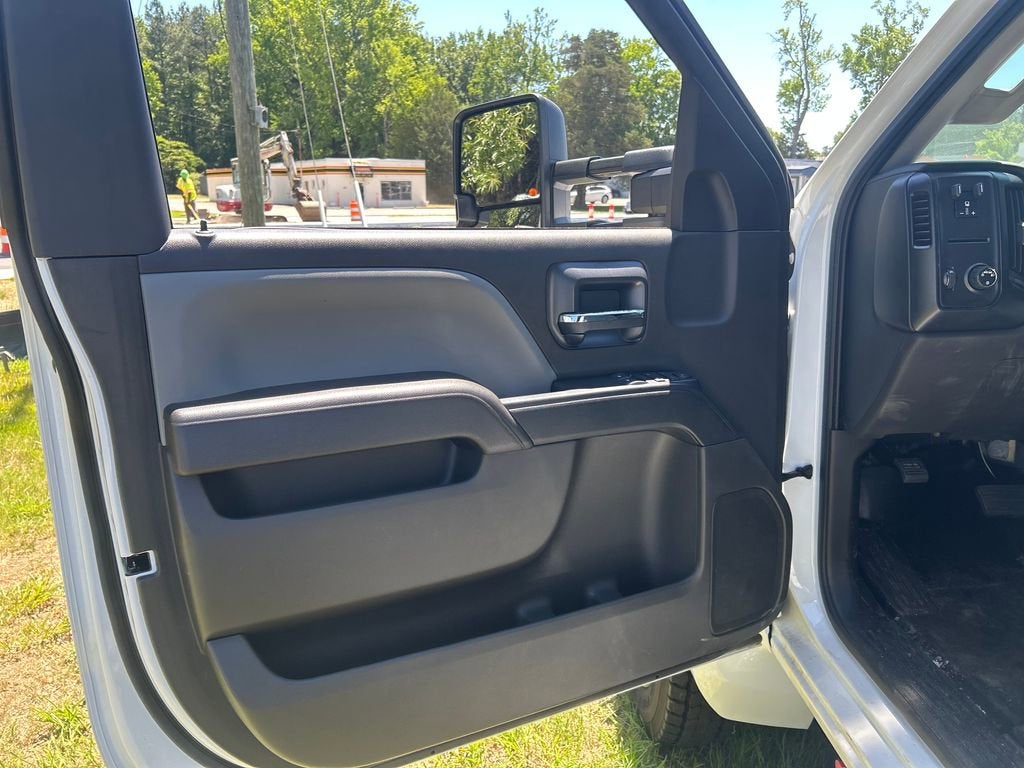 2023 Chevrolet Silverado 5500 HD Work Truck