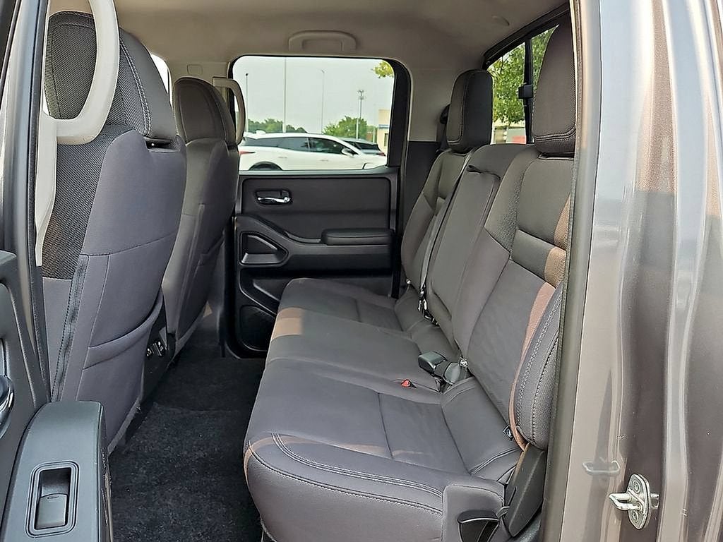 2022 Nissan Frontier Crew Cab SV 4x2