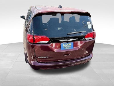 2023 Chrysler Voyager LX