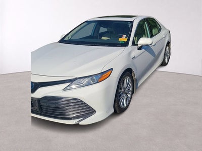 2020 Toyota Camry Hybrid XLE