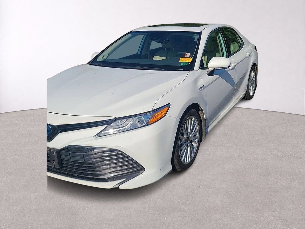 2020 Toyota Camry Hybrid XLE