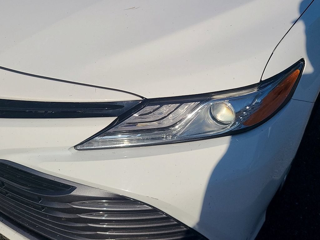 2020 Toyota Camry Hybrid XLE