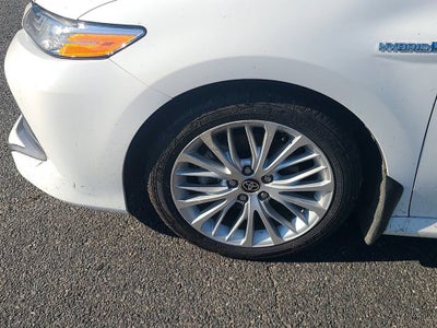 2020 Toyota Camry Hybrid XLE