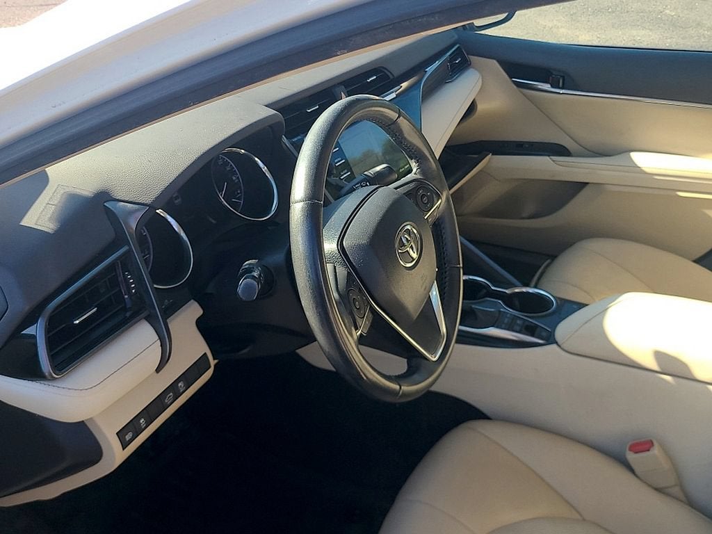 2020 Toyota Camry Hybrid XLE