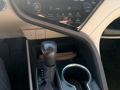 2020 Toyota Camry Hybrid XLE