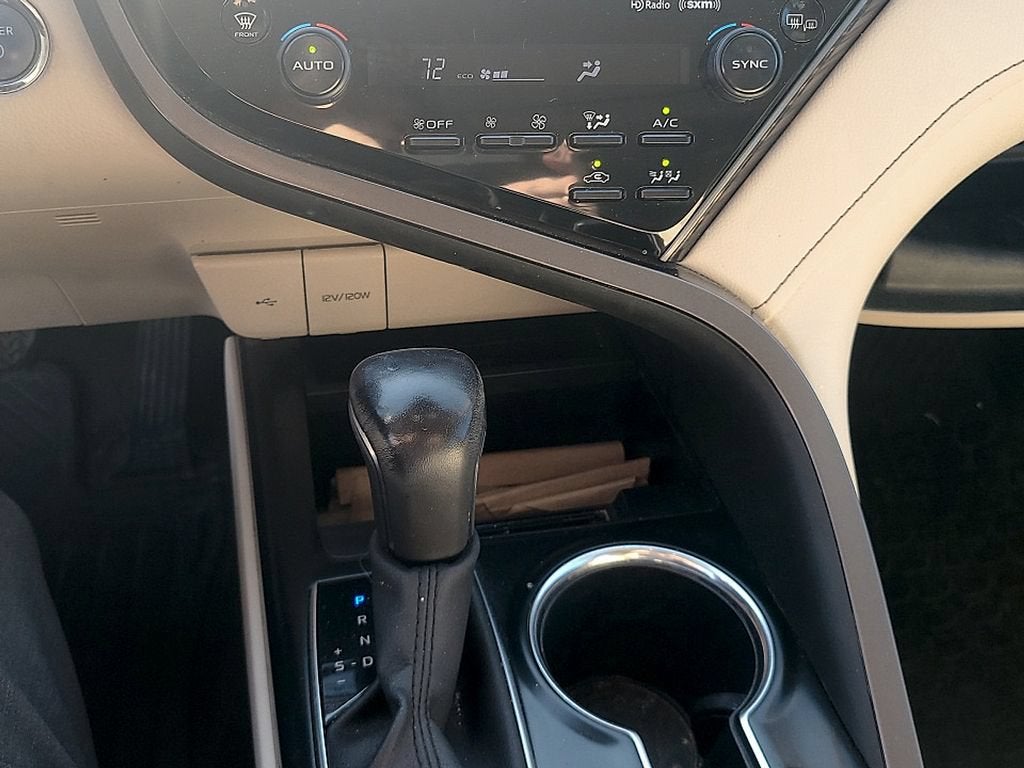 2020 Toyota Camry Hybrid XLE
