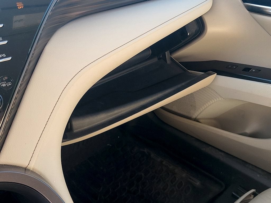 2020 Toyota Camry Hybrid XLE