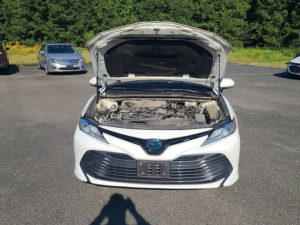 2020 Toyota Camry Hybrid XLE