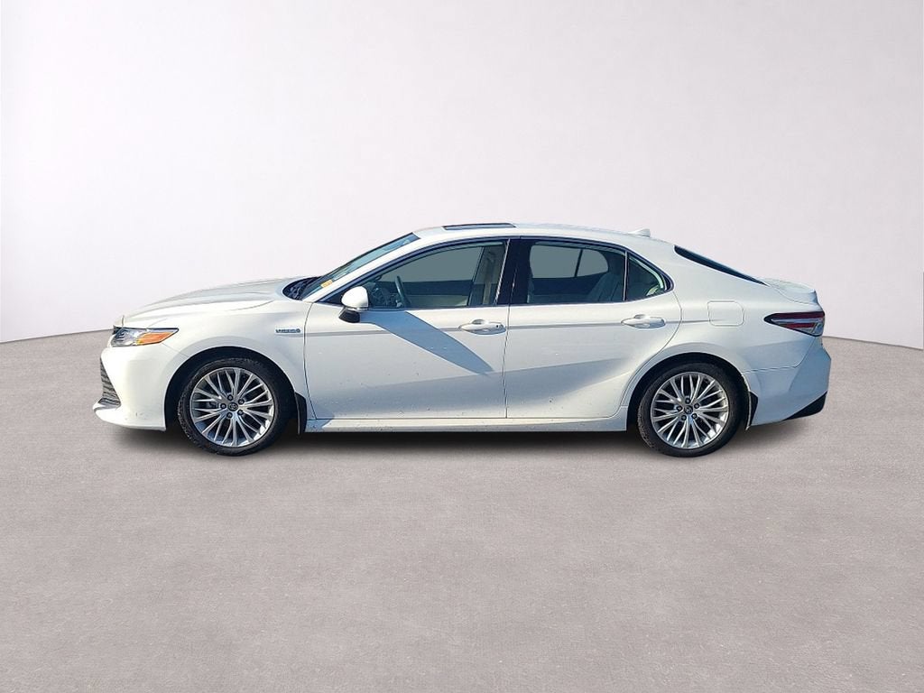 2020 Toyota Camry Hybrid XLE